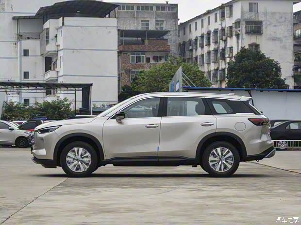 東風(fēng)英菲尼迪 英菲尼迪QX60 2022款 2.0T 典雅版 東風(fēng)英菲尼迪 英菲尼迪QX60 2022款 2.0T 典雅版