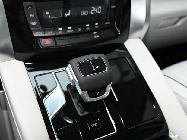 東風風行 風行M7 2022款 領(lǐng)爵款 2.0T 自動侯爵版