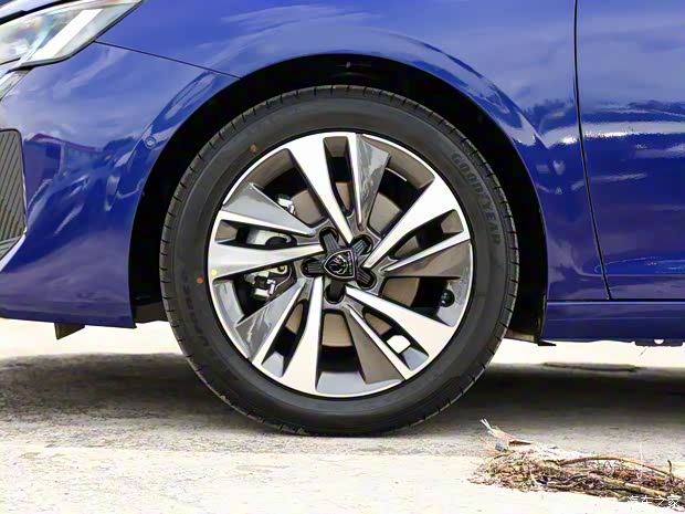 东风标致 标致408 2022款 顶配版