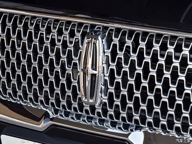 林肯(进口) 林肯大陆 2019款 2.0T 两驱尊雅版 国VI 林肯(进口) 林肯大陆 2019款 2.0T 两驱尊雅版 国VI