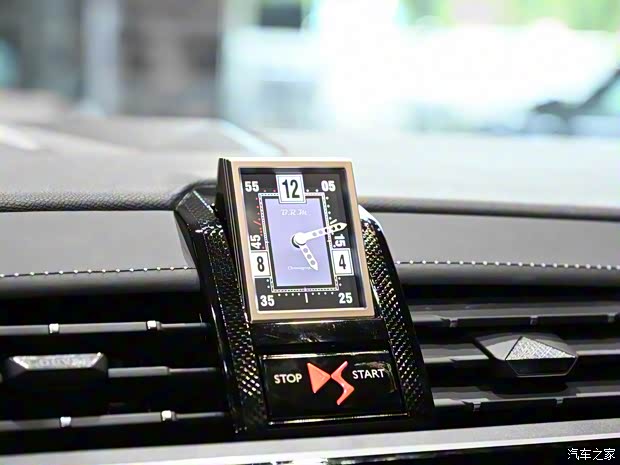 DS汽车 DS 7 2022款 35THP 卢浮典藏版 DS汽车 DS 7 2022款 35THP 卢浮典藏版