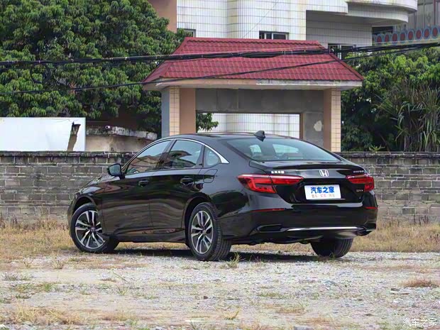 東風(fēng)本田 英仕派 2022款 銳·混動 2.0L 凈雅版