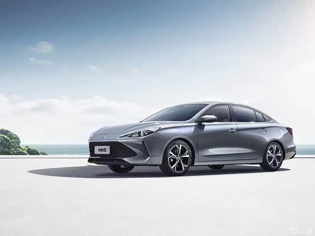 上汽集團(tuán) 榮威i5 2023款 1.5L CVT高配版 上汽集團(tuán) 榮威i5 2023款 1.5L CVT高配版