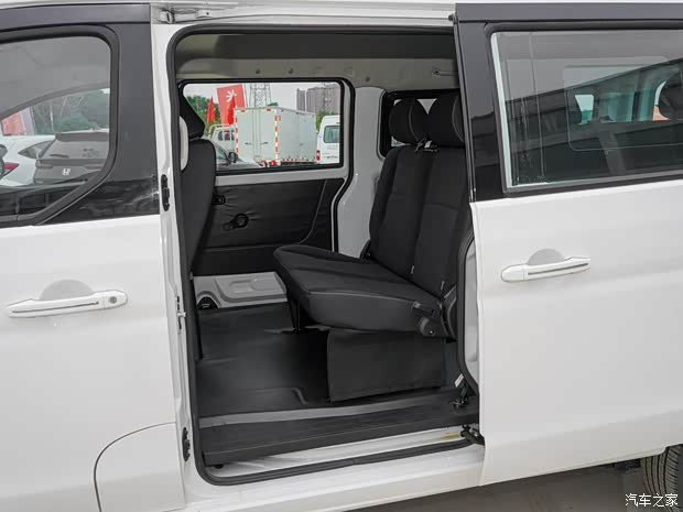 華晨鑫源 金海獅 2021款 1.5L 客車工程獅 7座