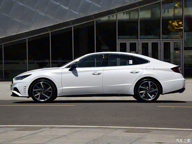 北京现代 索纳塔 2020款 380T 基本型