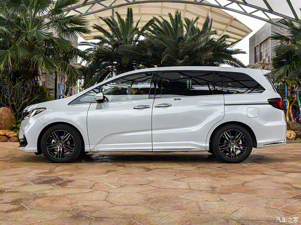 广汽本田 奥德赛 2022款 e:HEV 顶配版 广汽本田 奥德赛 2022款 e:HEV 顶配版