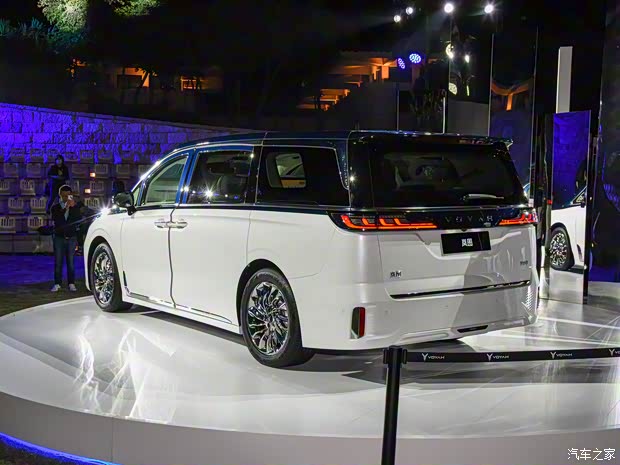 岚图汽车 梦想家 2022款 四座版 岚图汽车 梦想家 2022款 四座版