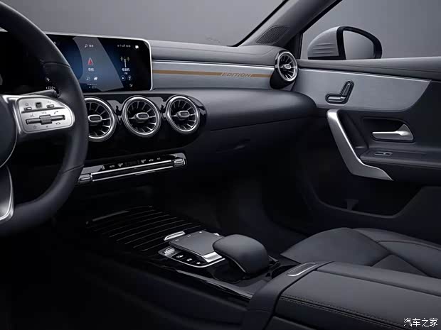 北京奔驰 奔驰A级 2018款 A 200 L 运动轿车先行特别版