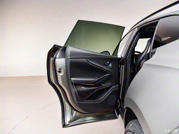 阿斯頓·馬丁 阿斯頓·馬丁DBX 2023款 4.0T V8 707