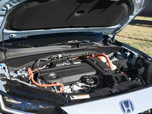 广汽本田 ZR-V 致在 2023款 2.0L e:HEV 高配版 广汽本田 ZR-V 致在 2023款 2.0L e:HEV 高配版