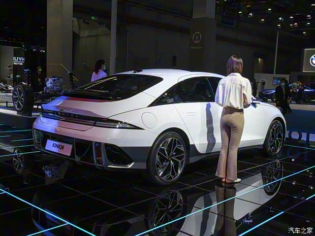 現(xiàn)代(進(jìn)口) IONIQ(艾尼氪)6 2022款 基本型