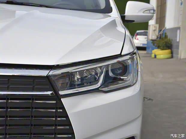 比亚迪 秦新能源 2021款 出行标准版