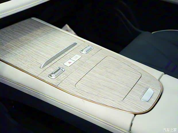 奇瑞汽车 欧萌达E5 2023款 纯电动版 奇瑞汽车 欧萌达E5 2023款 纯电动版