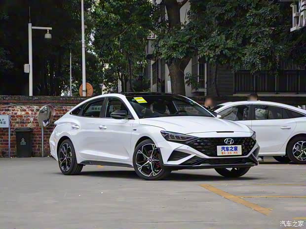 北京現(xiàn)代 菲斯塔 2023款 270T N Line DLX豪華版