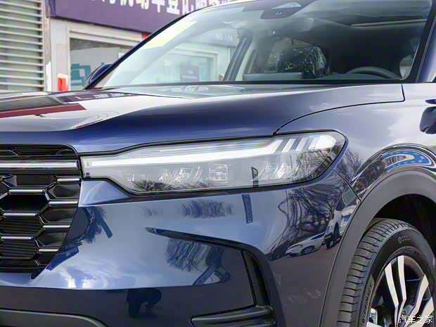 東風(fēng)本田 本田HR-V 2023款 240TURBO 頂配版