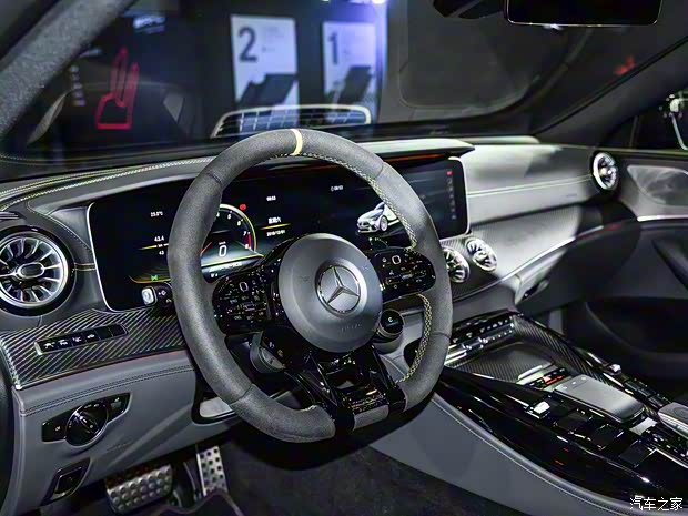 梅赛德斯-AMG AMG GT 2019款 AMG GT 63 S 4MATIC+ 四门跑车 梅赛德斯-AMG AMG GT 2019款 AMG GT 63 S 4MATIC+ 四门跑车