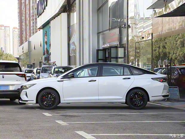 东风乘用车 奕炫MAX 2021款 1.5T 超酷型爸版