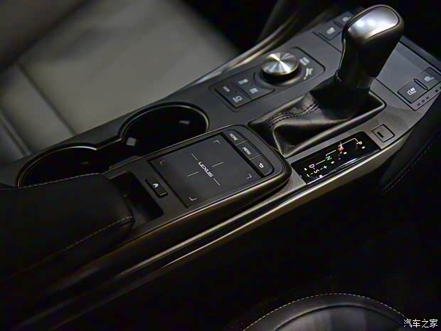 雷克薩斯 雷克薩斯IS 2021款 300h 中國澳門版