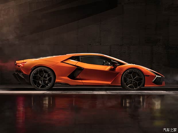 兰博基尼 Revuelto 2023款 基本型