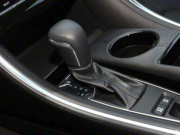 一汽丰田 亚洲龙 2023款 2.0L 豪华版 一汽丰田 亚洲龙 2023款 2.0L 豪华版