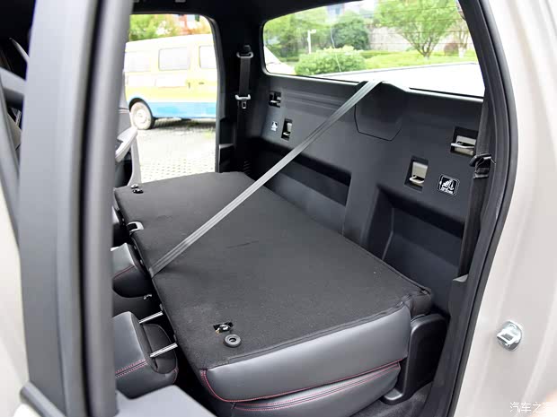 上汽大通 星际H 2023款 2.0T 自动 柴油双增压四驱牛魔王版