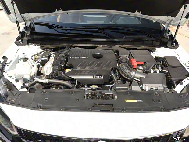 东风日产 天籁 2022款 2.0T 高配版 东风日产 天籁 2022款 2.0T 高配版