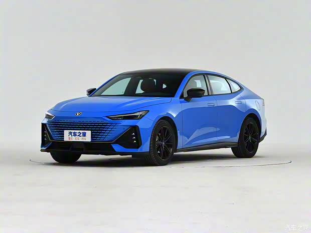 長(zhǎng)安汽車 長(zhǎng)安UNI-V 2023款 1.5T 智慧領(lǐng)航型