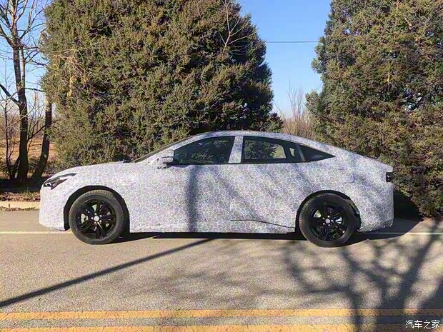 北汽新能源 极狐N51 2023款 基本型 北汽新能源 极狐N51 2023款 基本型