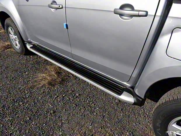 江西五十鈴 瑞邁 2022款 2.8T經(jīng)典柴油兩驅(qū)舒享型標(biāo)軸版JE493ZLQ6E