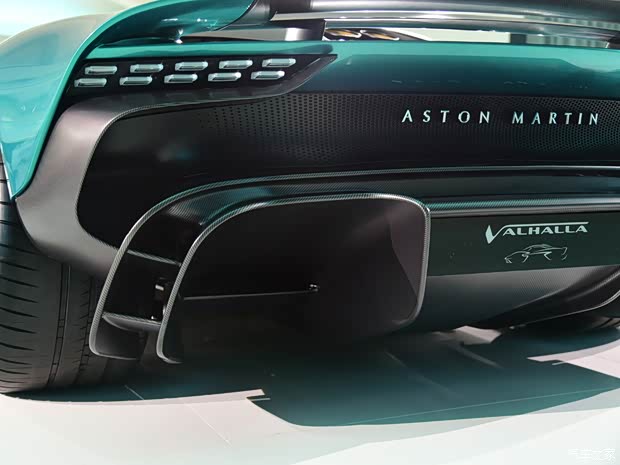 阿斯顿·马丁 Valhalla 2021款 4.0T PHEV 基本型