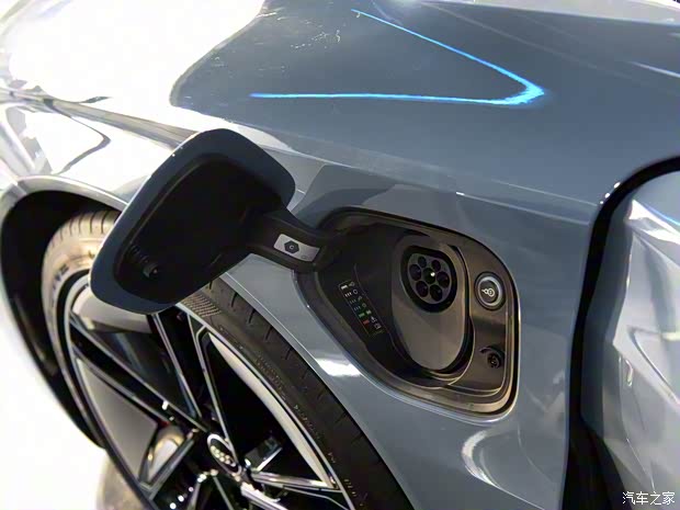 Audi Sport 奥迪RS e-tron GT 2021款 基本型 Audi Sport 奥迪RS e-tron GT 2021款 基本型