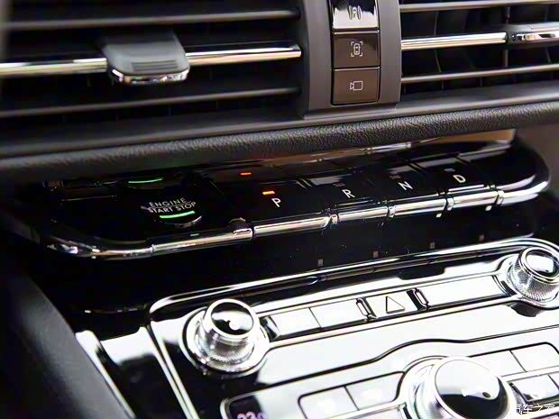 長安林肯 冒險(xiǎn)家 2020款 2.0T 四驅(qū)尊耀版