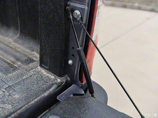 中兴汽车 中兴1986 2023款 2.0T竞技版自动汽油四驱超豪华标双 中兴汽车 中兴1986 2023款 2.0T竞技版自动汽油四驱超豪华标双