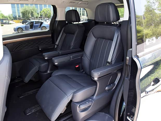 广汽乘用车 传祺GM8 2020款 大师版