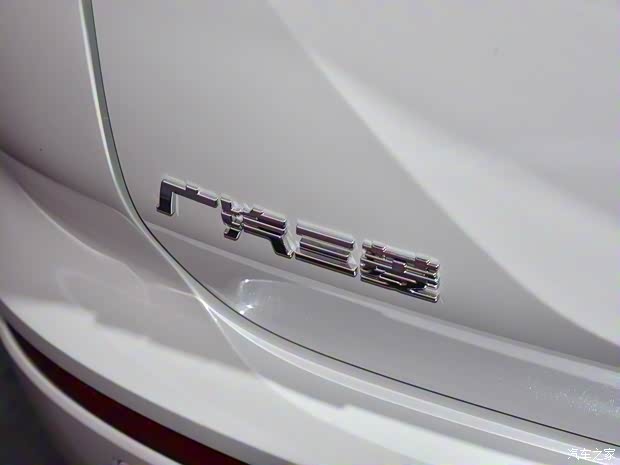 广汽三菱 欧蓝德 2022款 1.5T CVT四驱高配版 7座 广汽三菱 欧蓝德 2022款 1.5T CVT四驱高配版 7座