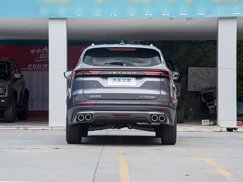 2025款 冠军版 1.5T DCT冠军MAX+ 5座 2025款 冠军版 1.5T DCT冠军MAX+ 5座