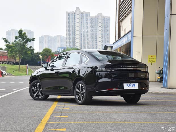 比亞迪 驅(qū)逐艦05 2023款 冠軍版 DM-i 120KM 尊貴型
