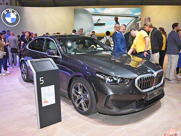 宝马(进口) 宝马5系新能源(进口) 2023款 530e 宝马(进口) 宝马5系新能源(进口) 2023款 530e