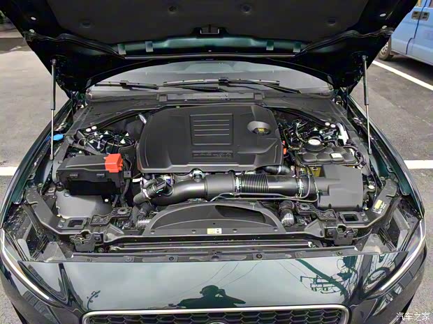 奇瑞捷豹路虎 捷豹XEL 2023款 2.0T 200PS R-DYNAMIC 青春运动版 奇瑞捷豹路虎 捷豹XEL 2023款 2.0T 200PS R-DYNAMIC 青春运动版