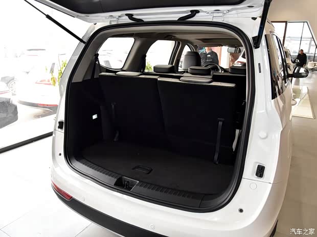 上汽通用五菱 宝骏730 2019款 1.5T CVT旗舰版