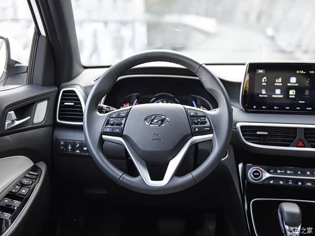 北京现代 途胜 2019款 280TGDi 双离合四驱智尊版 北京现代 途胜 2019款 280TGDi 双离合四驱智尊版