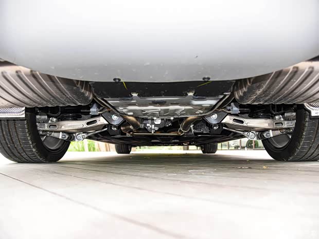 奇瑞捷豹路虎 捷豹XFL 2023款 XFL 2.0T P250 兩驅尊享豪華版