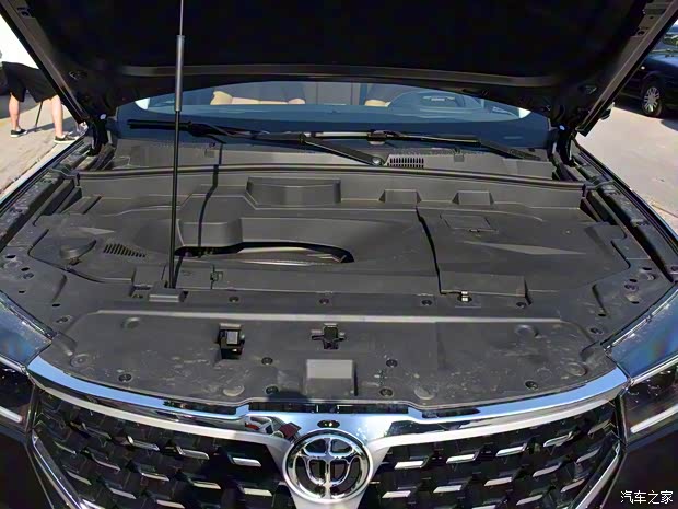 华晨中华 中华V7 2018款  280T 自动旗舰型 7座