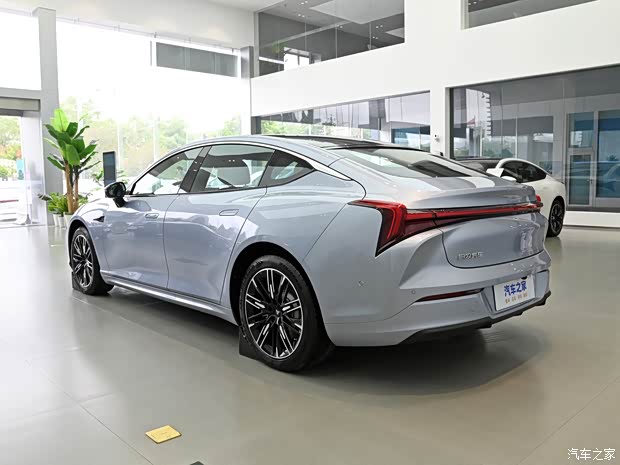 合眾汽車 哪吒S 2023款 純電 520km 后驅(qū)版 合眾汽車 哪吒S 2023款 純電 520km 后驅(qū)版