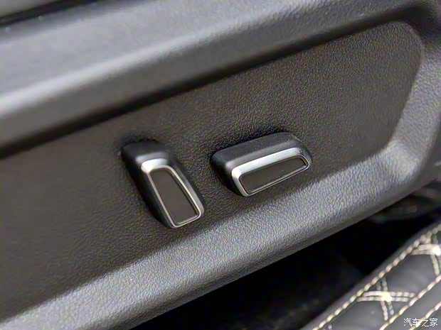 中興汽車 中興1949 2023款 2.3T商用版柴油自動兩驅(qū)超豪華型大雙