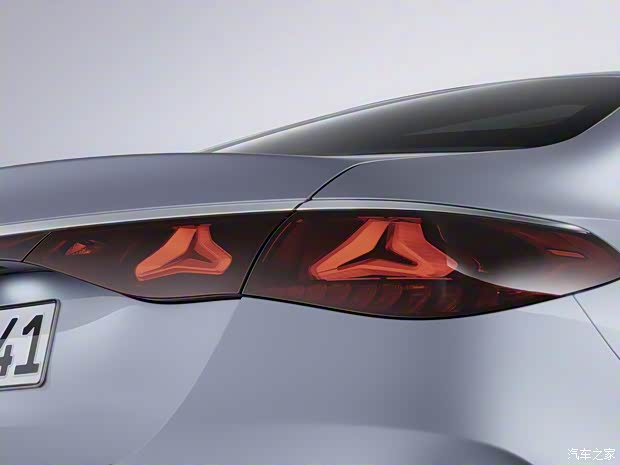 奔驰(进口) 奔驰E级(进口) 2024款 E 200 AMG Line 欧洲版 奔驰(进口) 奔驰E级(进口) 2024款 E 200 AMG Line 欧洲版