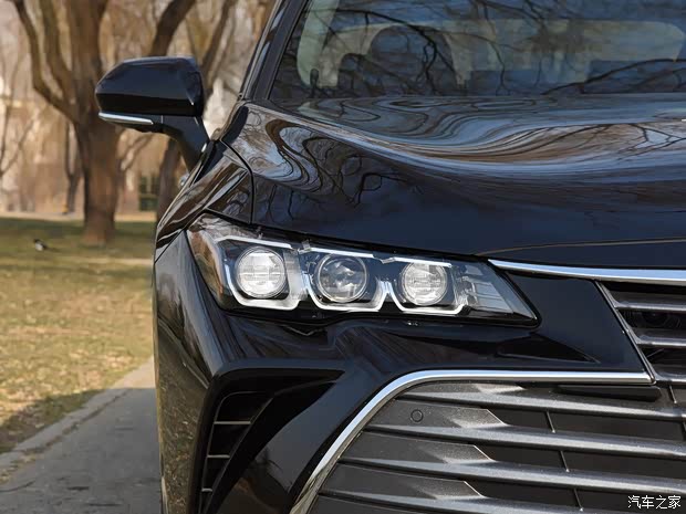 一汽丰田 亚洲龙 2019款 2.5L 混动版