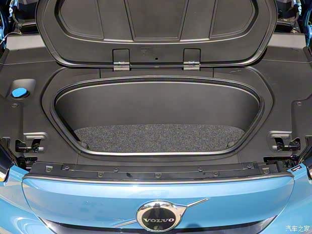 沃尔沃亚太 沃尔沃C40 2022款 四驱高性能版 PRO 沃尔沃亚太 沃尔沃C40 2022款 四驱高性能版 PRO