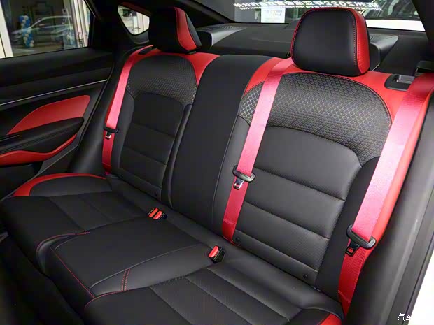 吉利汽车 缤瑞 2021款 1.4T CVT F-TYPE运动版