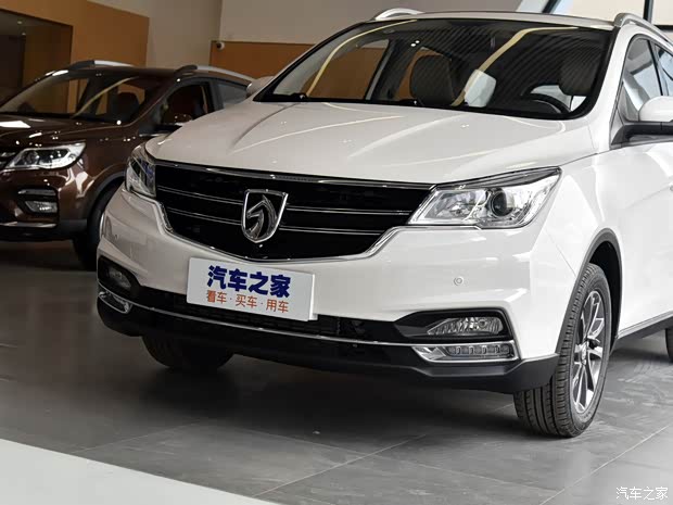 上汽通用五菱 寶駿730 2019款 1.5T CVT旗艦版